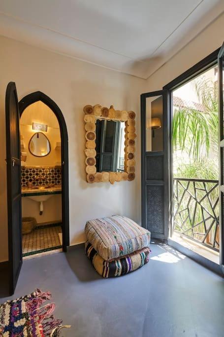 Riad Miloud En Exclusivite 10 P Au Coeur De La Medina Marrakesh Exterior photo